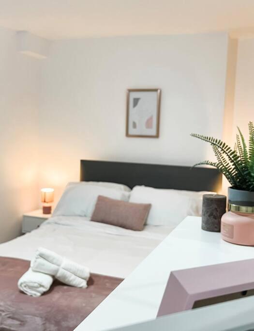 Modern Apartment, Short Or Long Term Rental, Relocation & Business,leicester Centre Apartment *