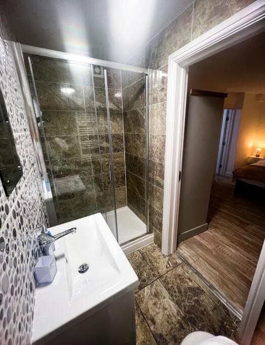 Apartment Modern Apartment, Short Or Long Term Rental, Relocation & Business,leicester Centre *